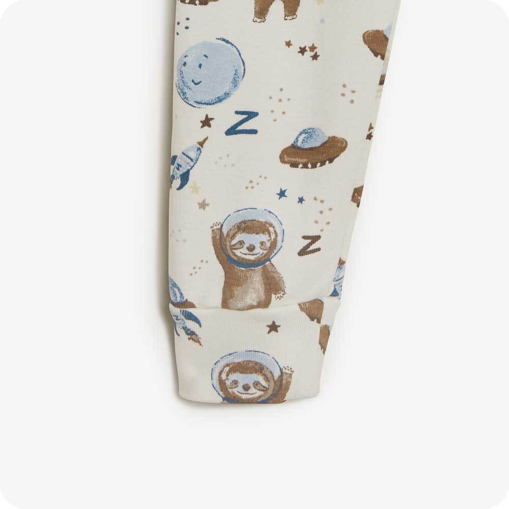 PJ-SLO-3T_SLOTH-PJ-SET_Sloth-print-2_bc744149-3694-4748-a410-3c07b007f257-2